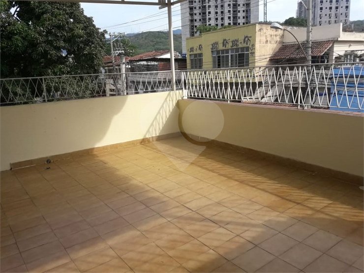 Casa à venda com 3 quartos, 230m² - Foto 25