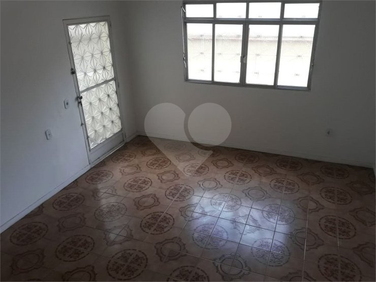 Casa à venda com 3 quartos, 230m² - Foto 4