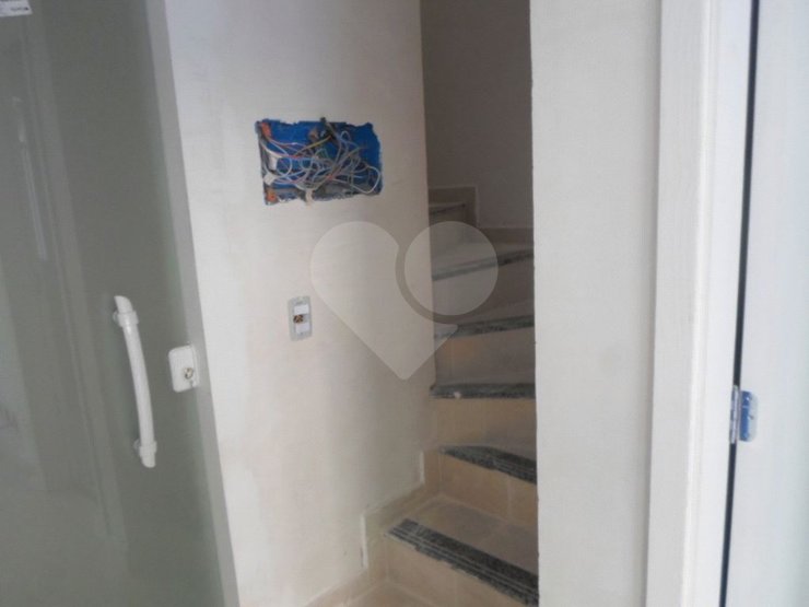 Casa à venda com 2 quartos, 55m² - Foto 12