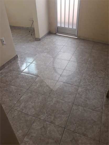 Casa à venda com 1 quarto, 40m² - Foto 2