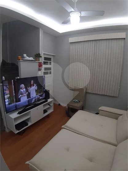 Casa à venda com 2 quartos, 62m² - Foto 3