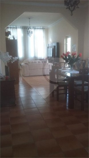 Casa à venda com 3 quartos, 140m² - Foto 1