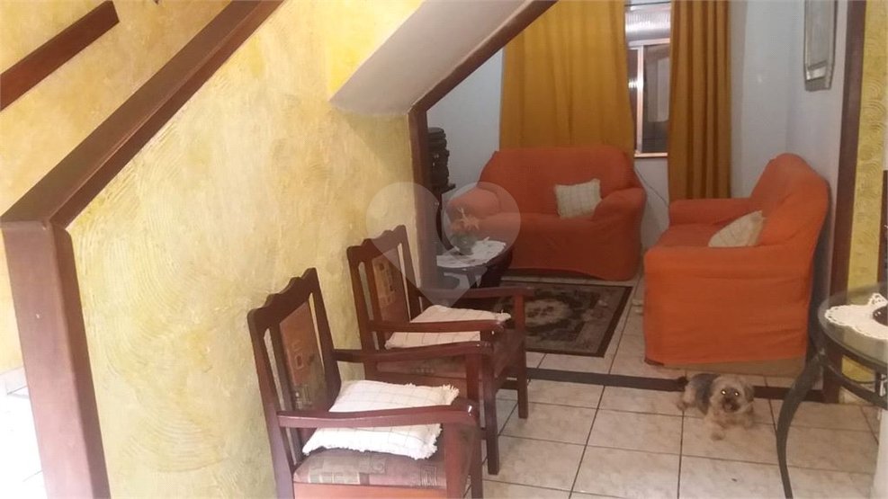 Casa à venda com 3 quartos, 150m² - Foto 1