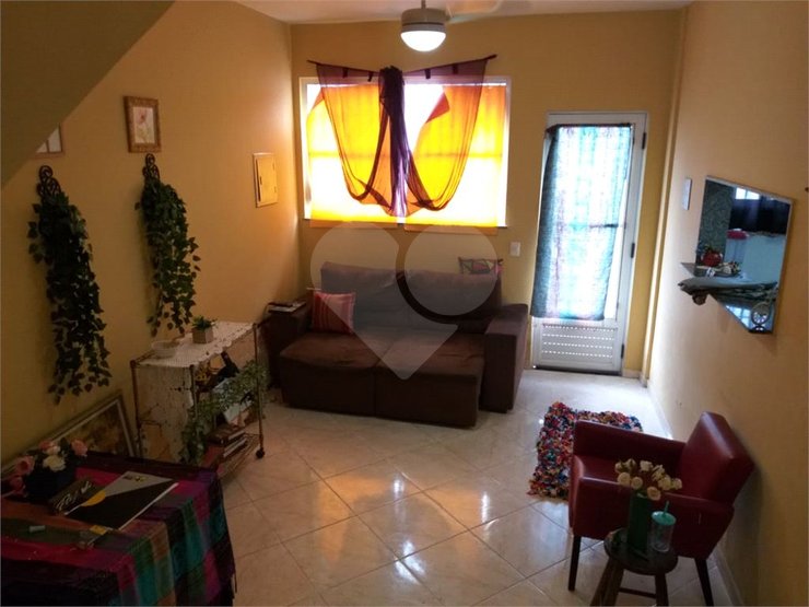 Casa de Condomínio à venda com 2 quartos, 100m² - Foto 3