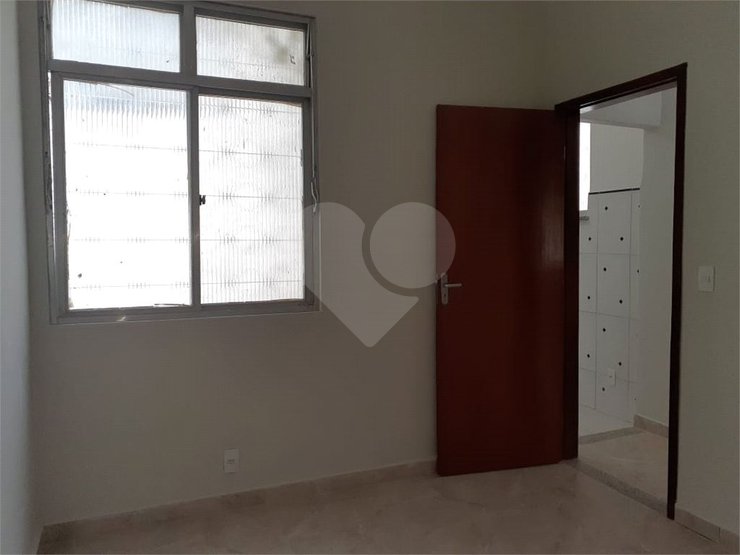 Casa à venda com 2 quartos, 110m² - Foto 9