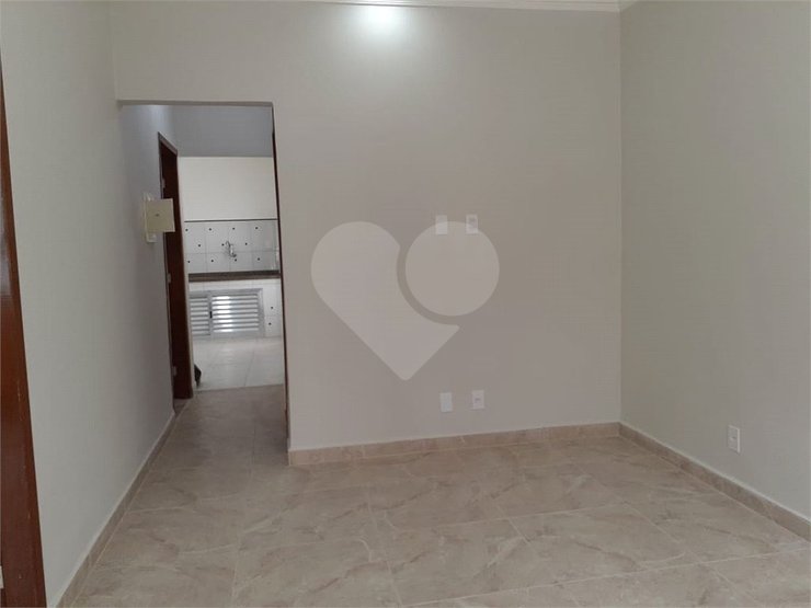 Casa à venda com 2 quartos, 110m² - Foto 1