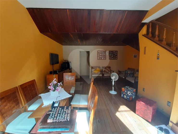 Casa à venda com 2 quartos, 162m² - Foto 2