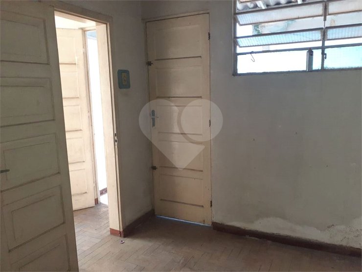 Casa à venda com 1 quarto, 80m² - Foto 2