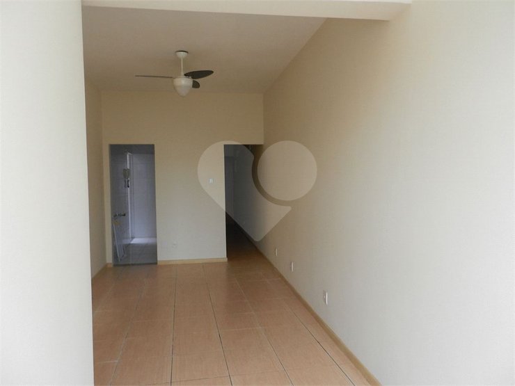 Casa à venda com 2 quartos, 70m² - Foto 2