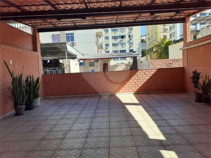 Casa à venda com 3 quartos, 220m² - Foto 23