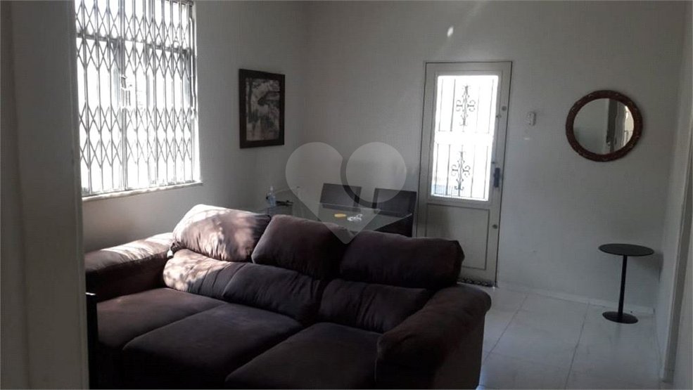 Casa à venda com 3 quartos, 120m² - Foto 1