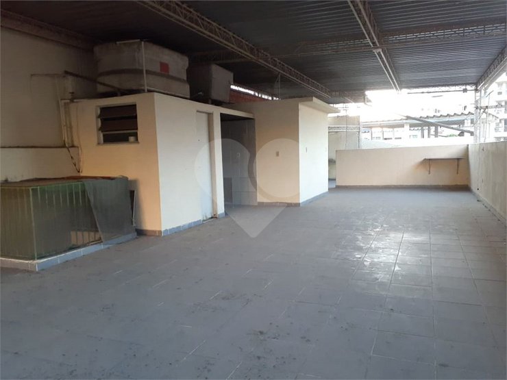 Casa à venda com 3 quartos, 300m² - Foto 17