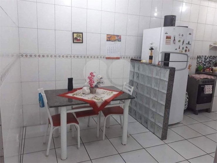 Casa à venda com 3 quartos, 197m² - Foto 14