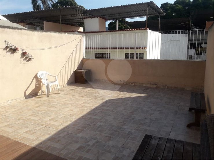 Casa à venda com 2 quartos, 90m² - Foto 12