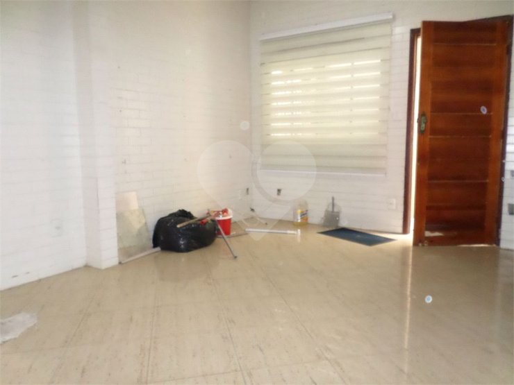 Casa à venda com 2 quartos, 100m² - Foto 2