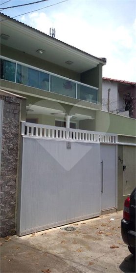 Casa à venda com 4 quartos, 260m² - Foto 1