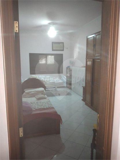 Casa à venda com 6 quartos, 259m² - Foto 14