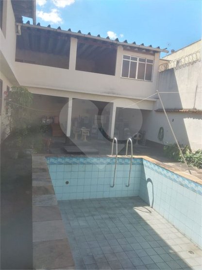 Casa à venda com 6 quartos, 259m² - Foto 34