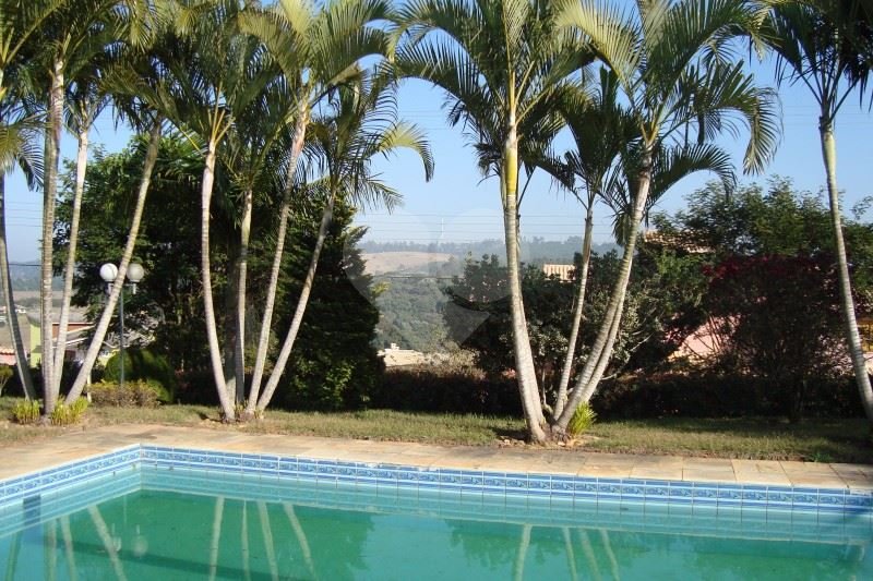 Comprar Casa em Condomínio Jardim das Palmeiras, 2070,00 m², 3 suíte