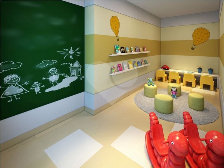 Área coberta destinada para recreação infantil, com brinquedos e objetos destinados à esse público. Sinônimos: Área de lazer coberta para crianças. Área coberta destinada para recreação infantil, com brinquedos e objetos destinados à esse público. Sinônimos: Área de lazer coberta para crianças.